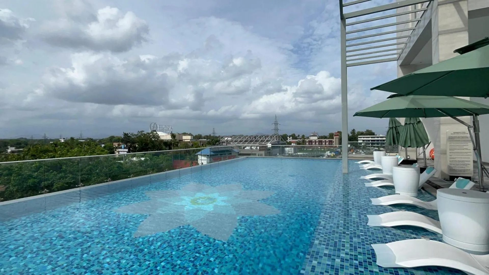 *****  Taj Cochin International Airport, Kerala Ξενοδοχείο Kochi Ινδία